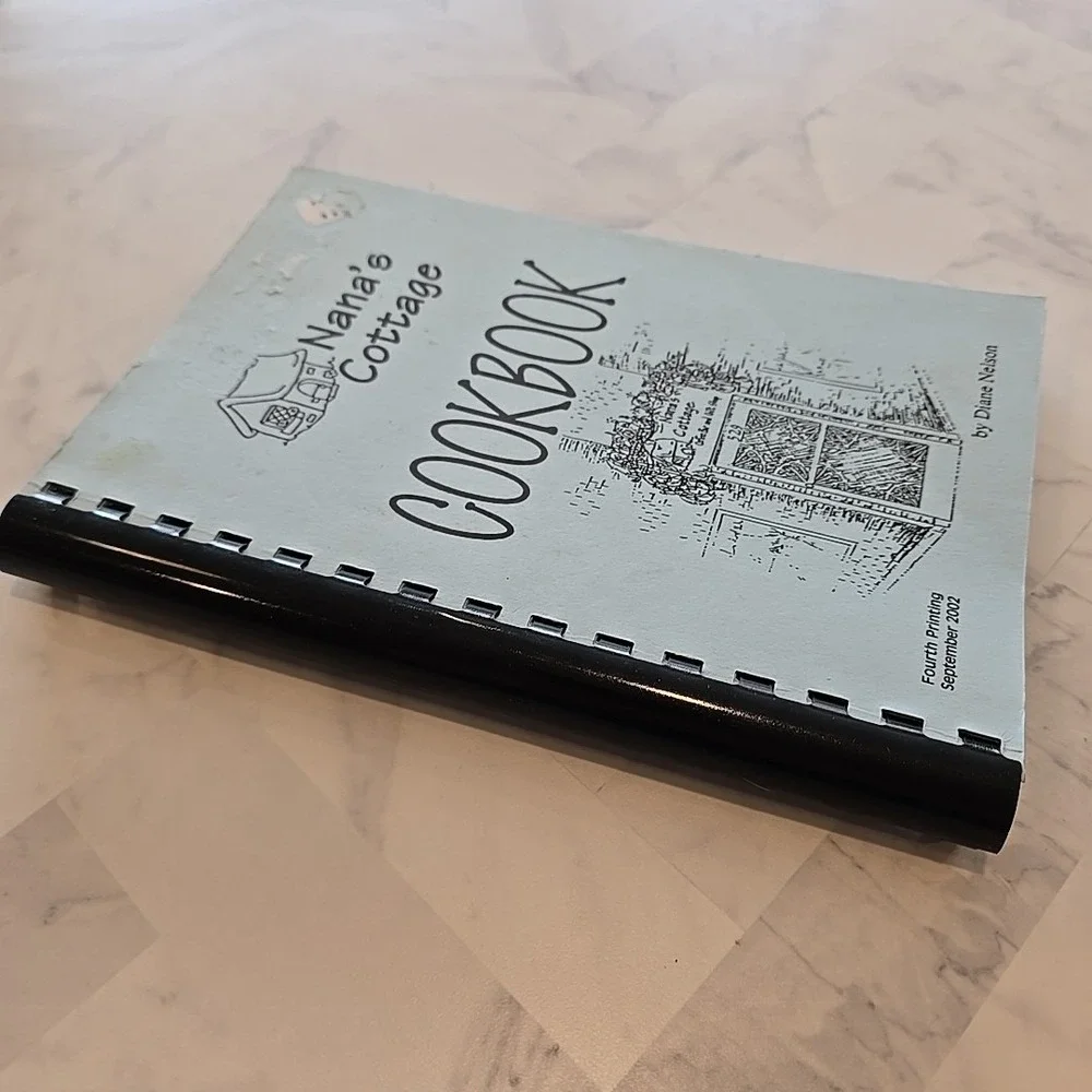 Vintage Nana's Cottage Cookbook - Chetek, WI‎ Wisconsin 2002 Diane Nelson